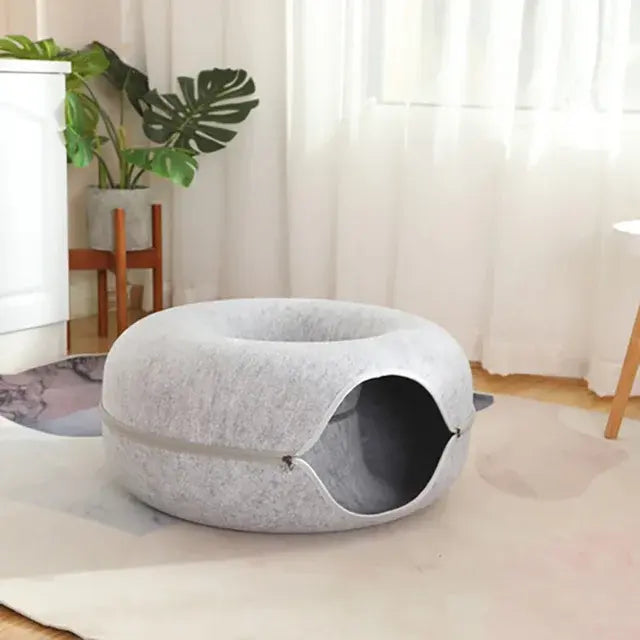 Cozy Donut Cat Bed – Calming Plush Pet Cushion for Cats and Small Dogs